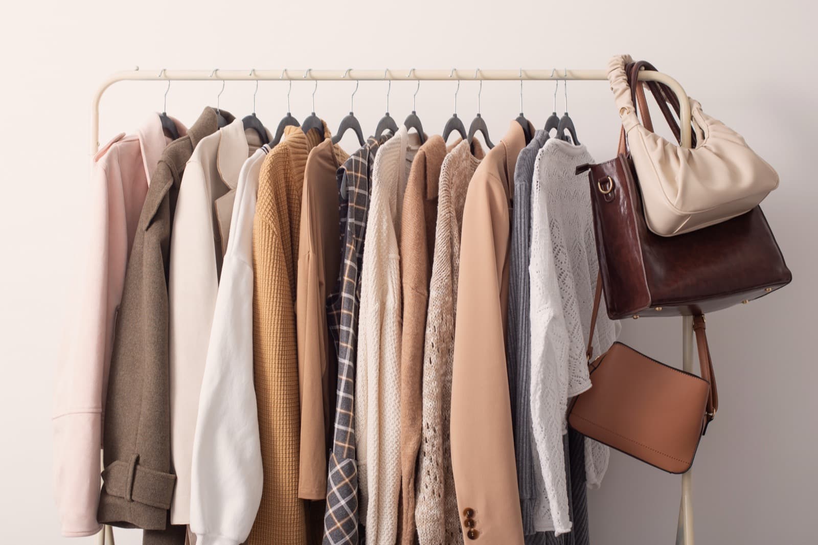 Apparel rack